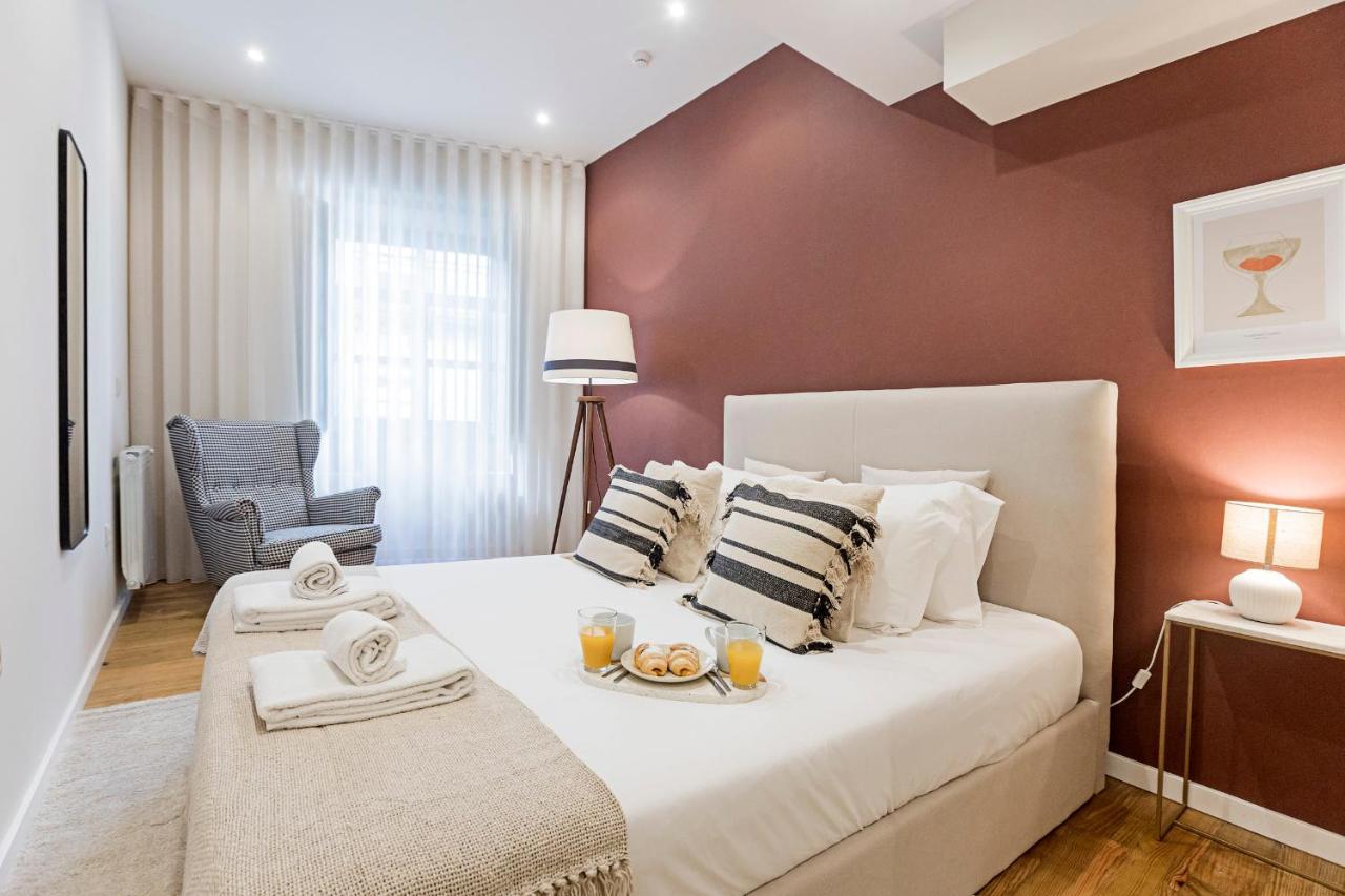 Brand New 4Br W/ 200Yrs Of History In Central Porto By Lovelystay Bagian luar foto